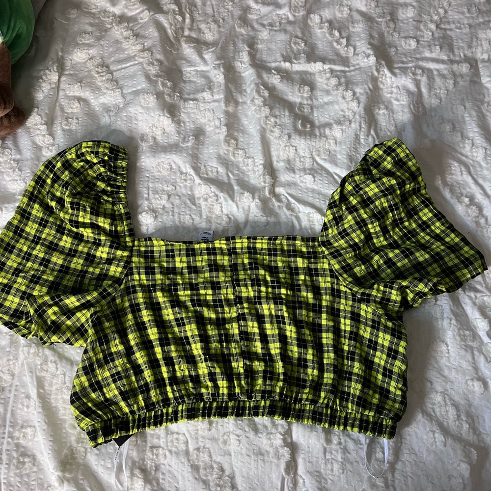 Medium Noisy May crop top